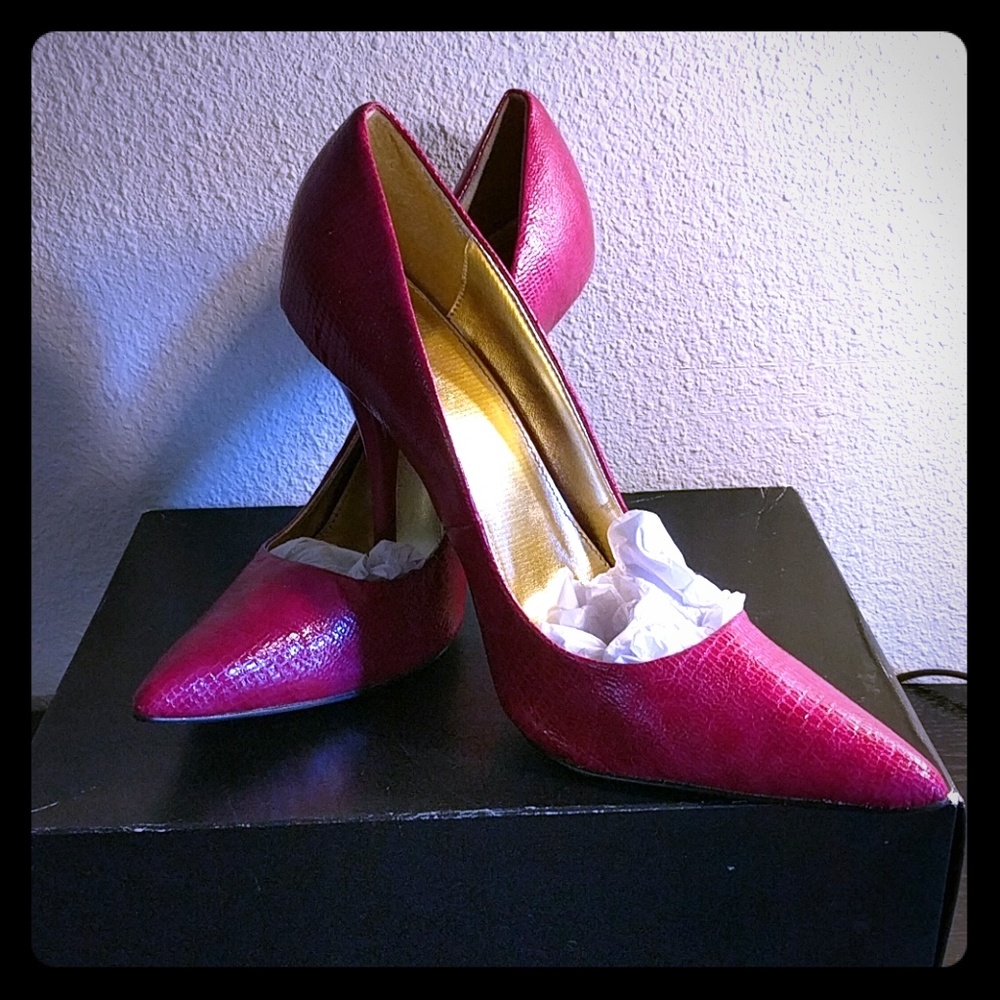 Faux Alagator style Fuchsia Shoes